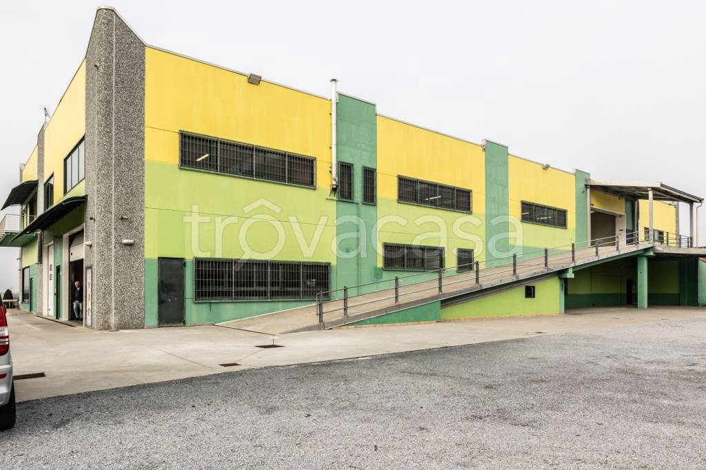 locale commerciale in affitto a Genola
