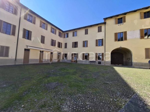 appartamento in affitto a Govone in zona Craviano