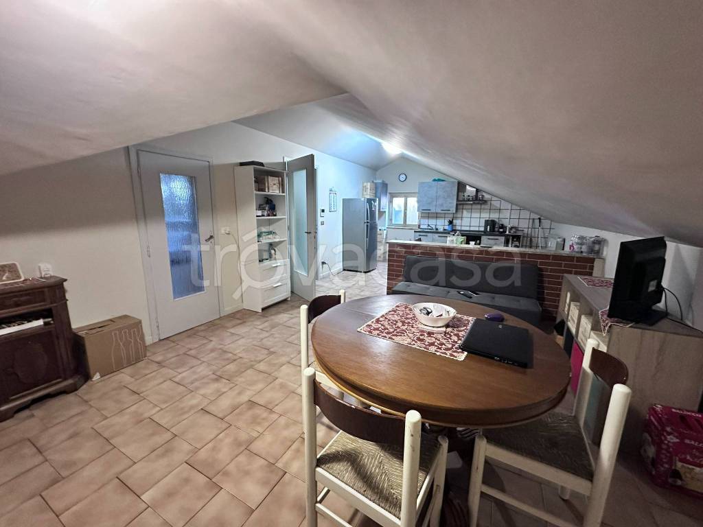 appartamento in affitto a Grinzane Cavour