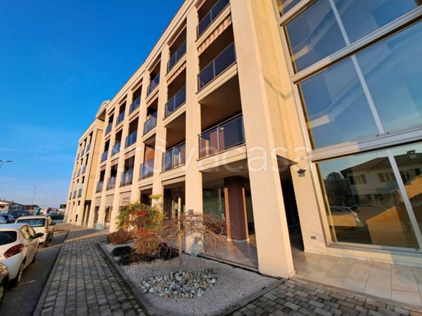 negozio in affitto a Manta