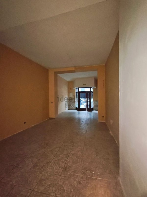 locale commerciale in affitto ad Avezzano