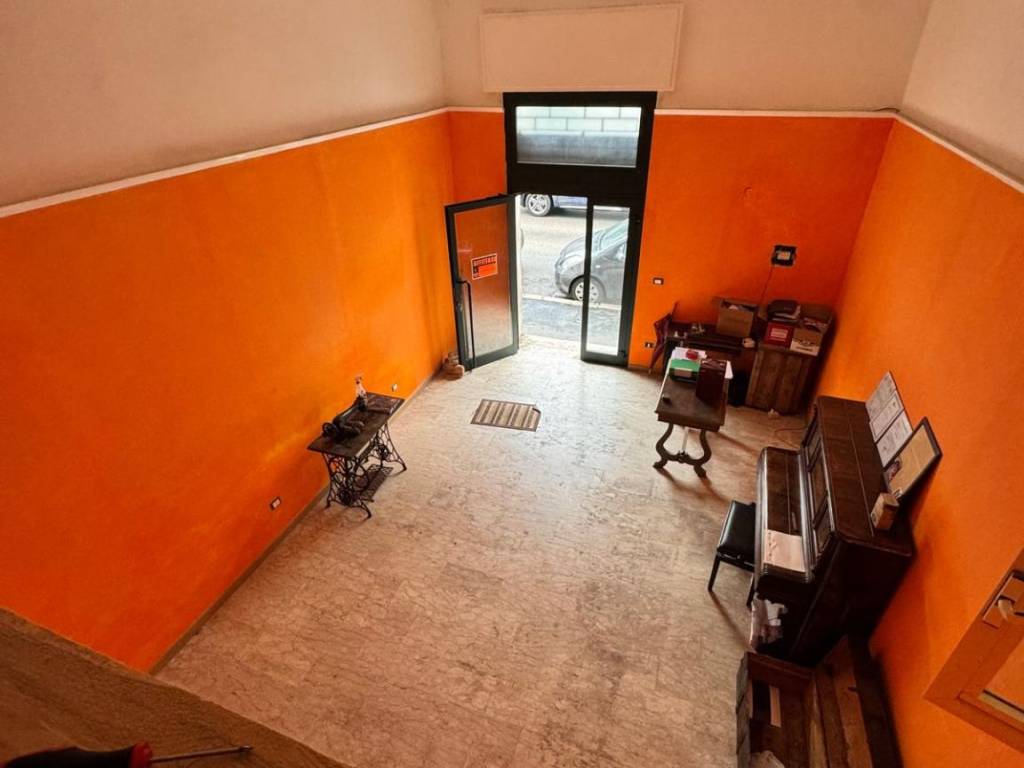 locale commerciale in affitto ad Avezzano