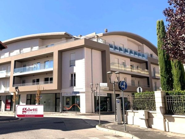 negozio in affitto ad Avezzano