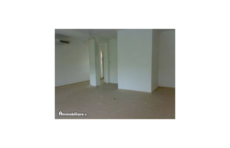 locale commerciale in affitto ad Avezzano