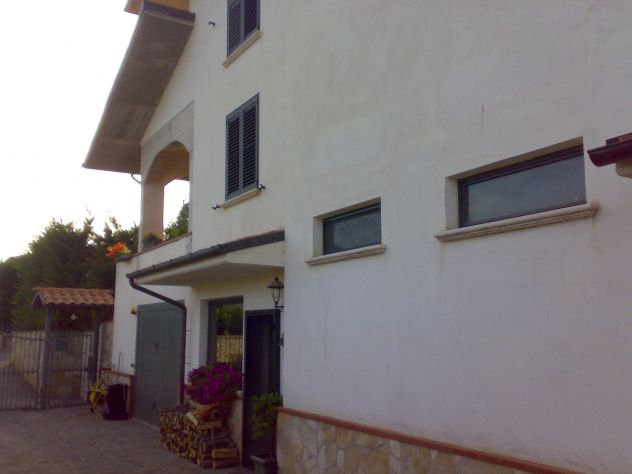 casa indipendente in affitto ad Avezzano in zona San Pelino