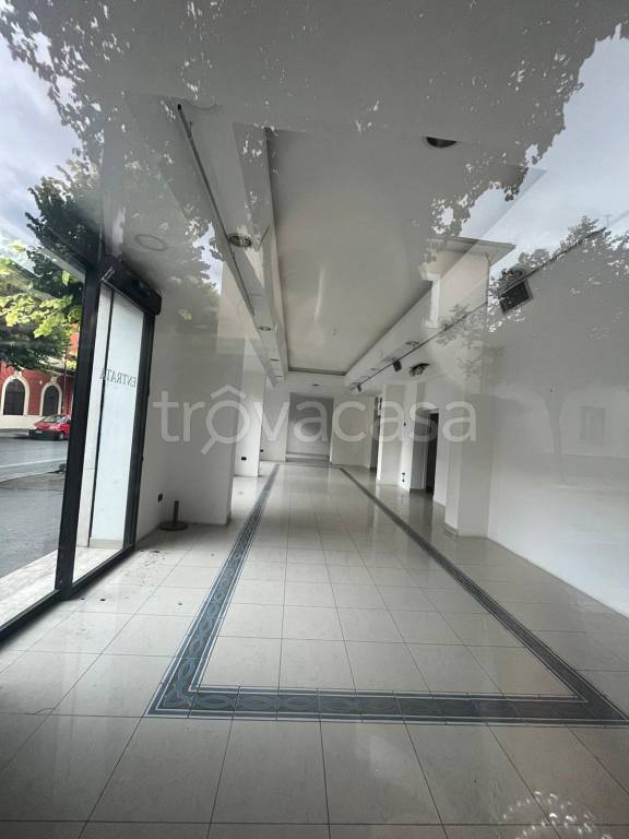 negozio in affitto ad Avezzano