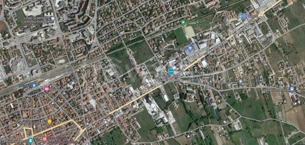 negozio in affitto ad Avezzano