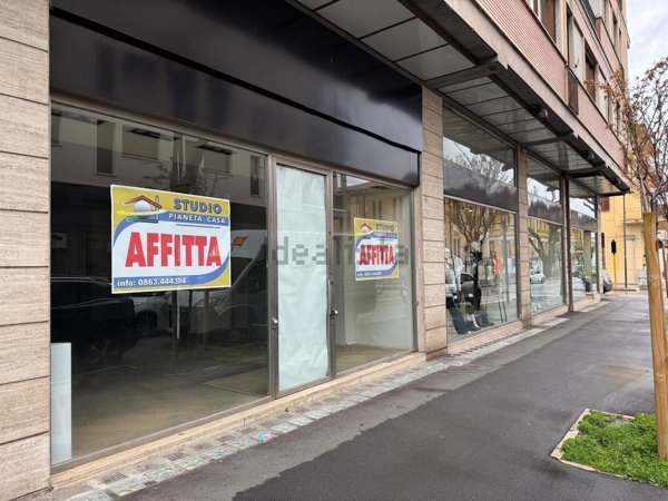 locale commerciale in affitto ad Avezzano