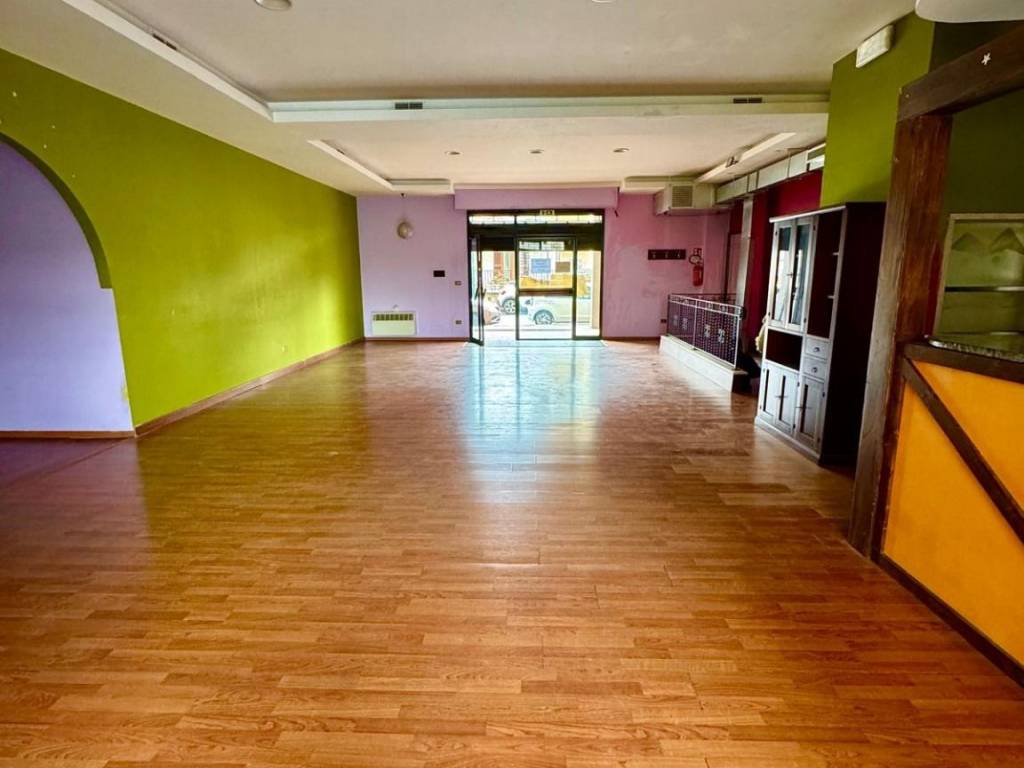 negozio in affitto ad Avezzano
