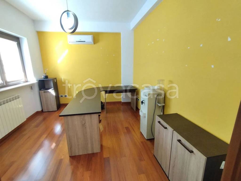 ufficio in affitto ad Avezzano