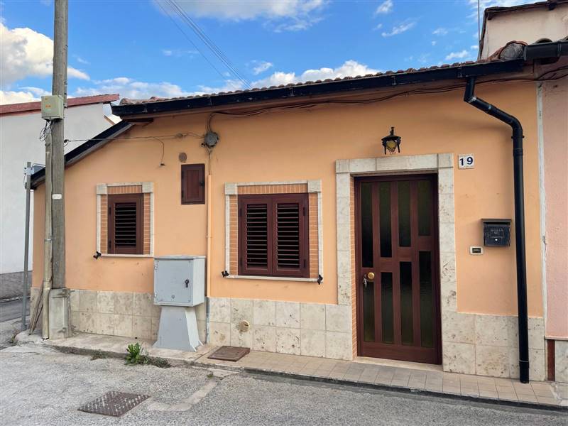 casa indipendente in affitto ad Avezzano