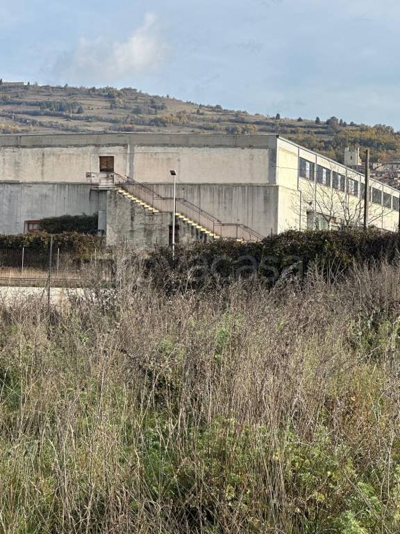 negozio in affitto ad Avezzano