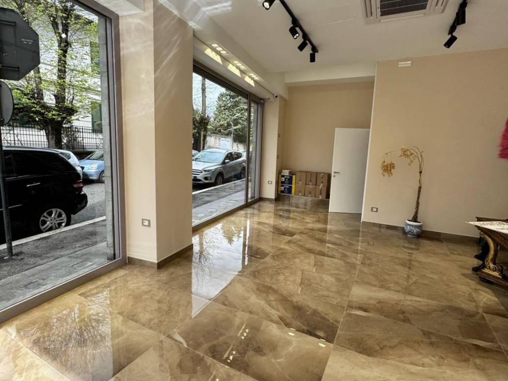 negozio in affitto ad Avezzano