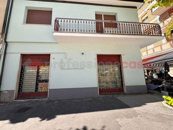 locale commerciale in affitto ad Avezzano