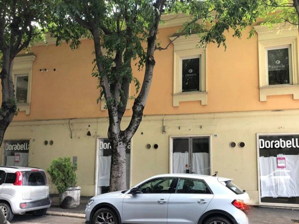 negozio in affitto ad Avezzano