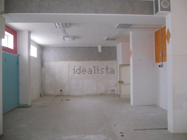 locale commerciale in affitto ad Avezzano