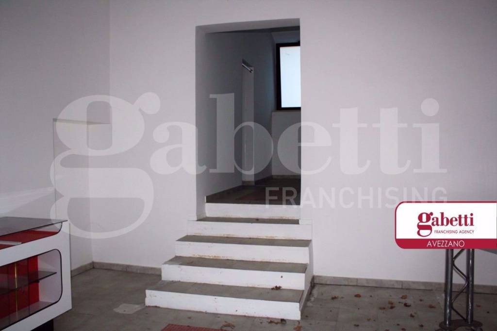 negozio in affitto ad Avezzano