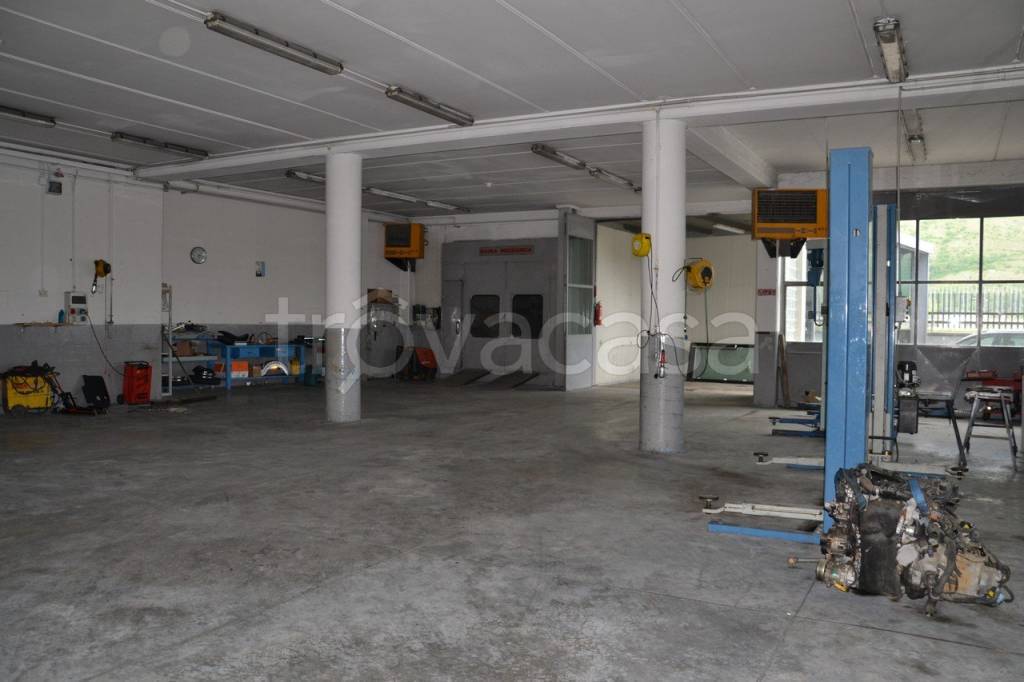 locale commerciale in affitto ad Avezzano