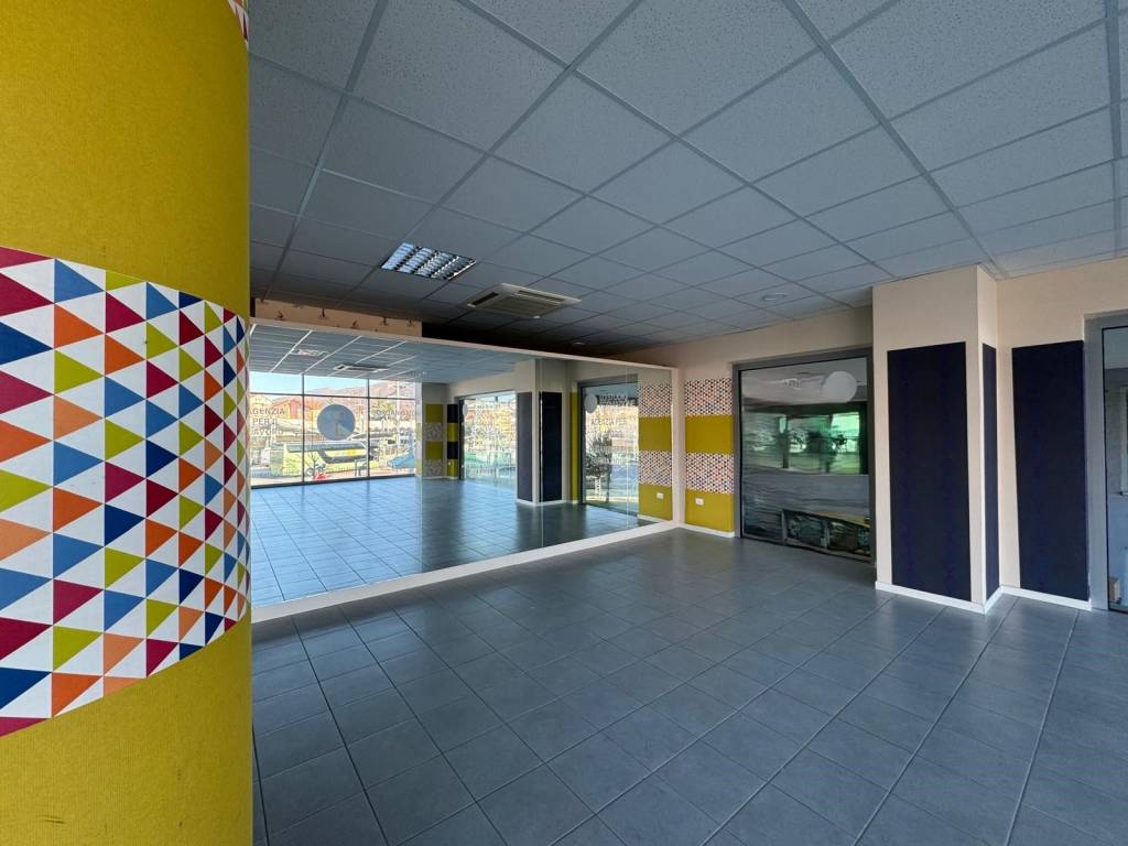negozio in affitto ad Avezzano