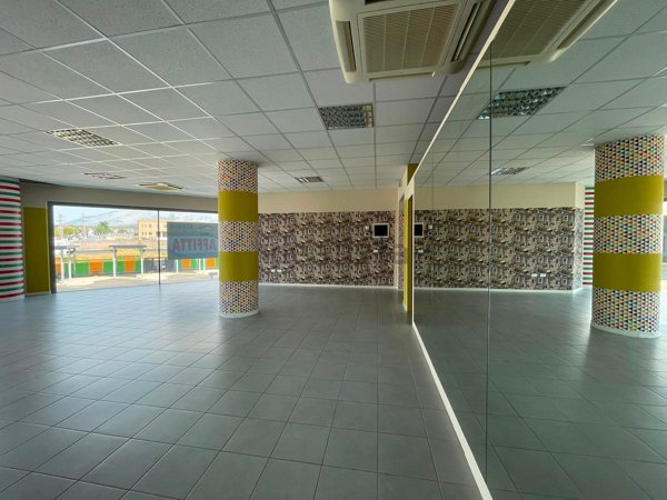 locale commerciale in affitto ad Avezzano in zona Caruscino