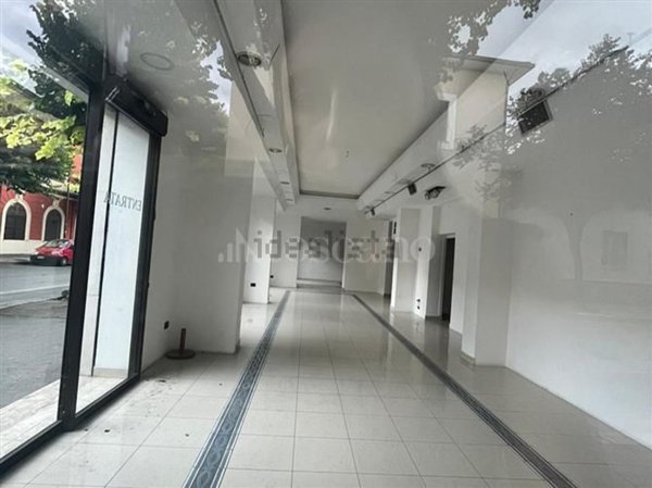 locale commerciale in affitto ad Avezzano