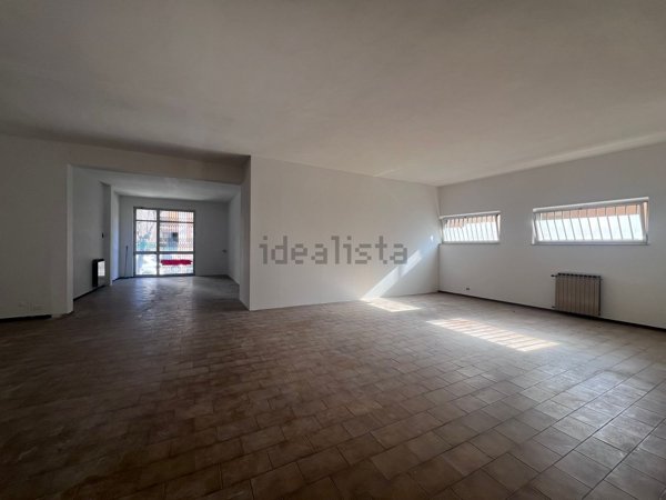 locale commerciale in affitto ad Avezzano