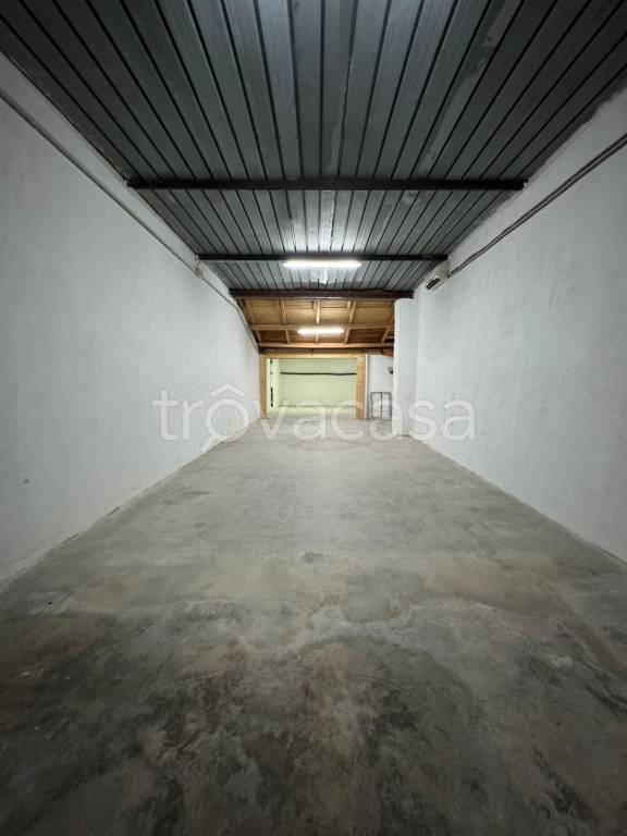 locale commerciale in affitto ad Avezzano