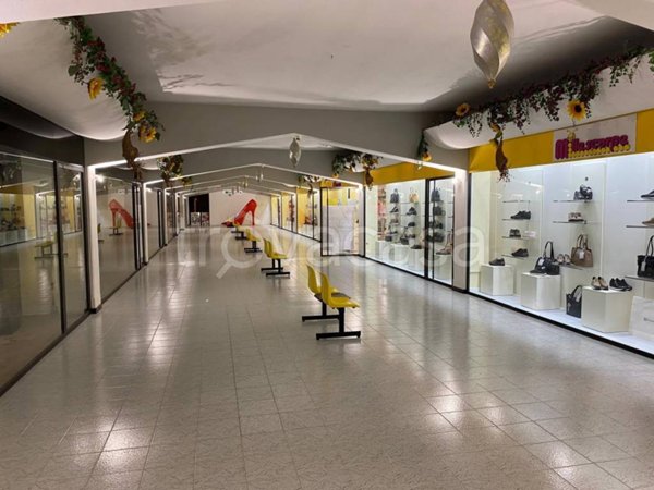 negozio in affitto ad Avezzano