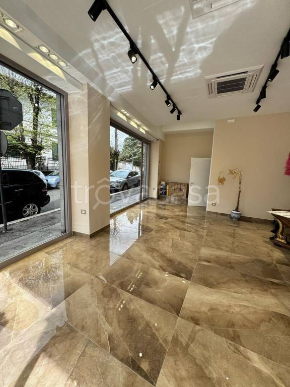 negozio in affitto ad Avezzano