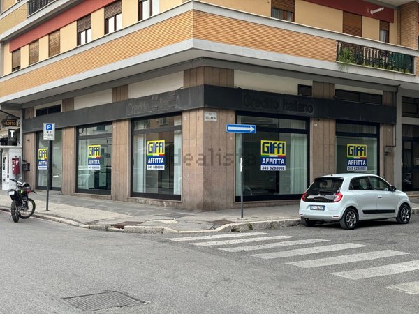 locale commerciale in affitto ad Avezzano