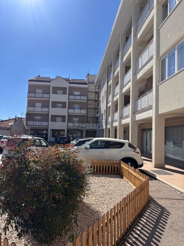 locale commerciale in affitto ad Avezzano