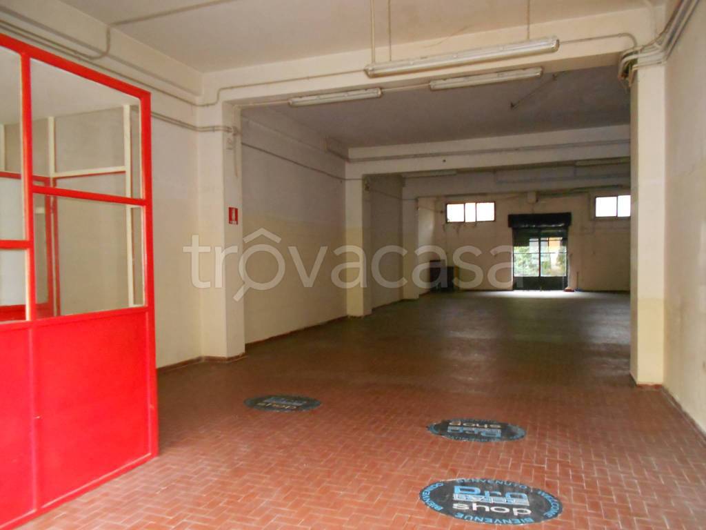 negozio in affitto ad Avezzano