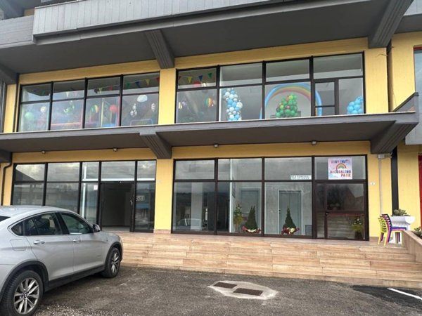 negozio in affitto ad Avezzano