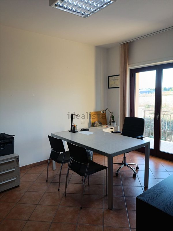 ufficio in affitto ad Avezzano
