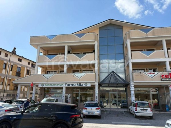 negozio in affitto ad Avezzano