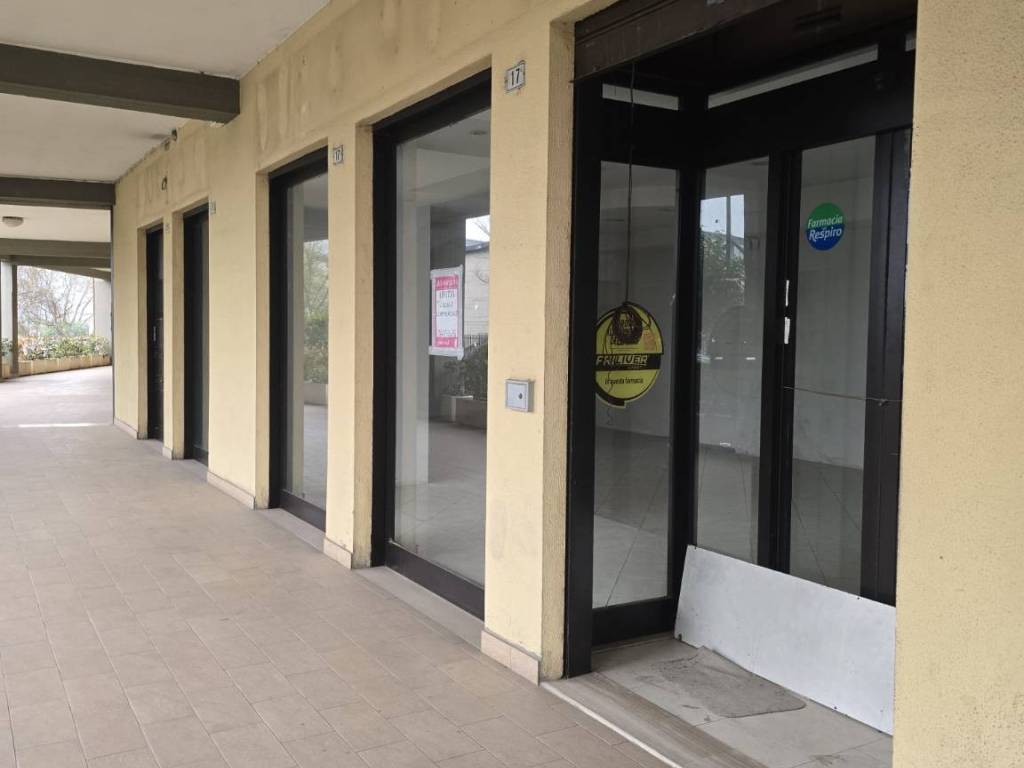 negozio in affitto ad Avezzano