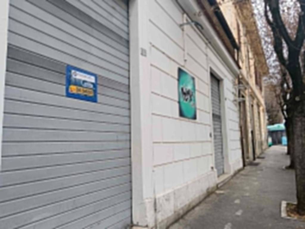 negozio in affitto ad Avezzano