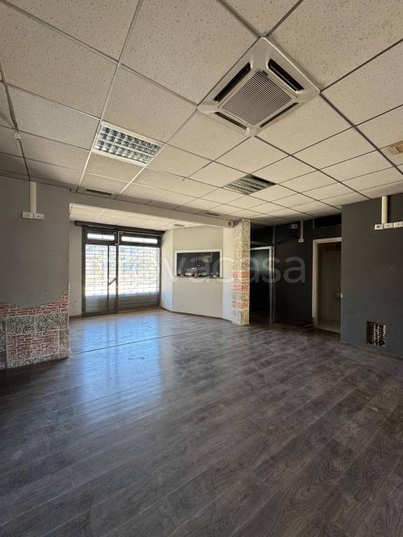 negozio in affitto ad Avezzano