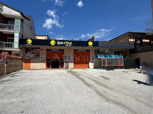 locale commerciale in affitto ad Avezzano