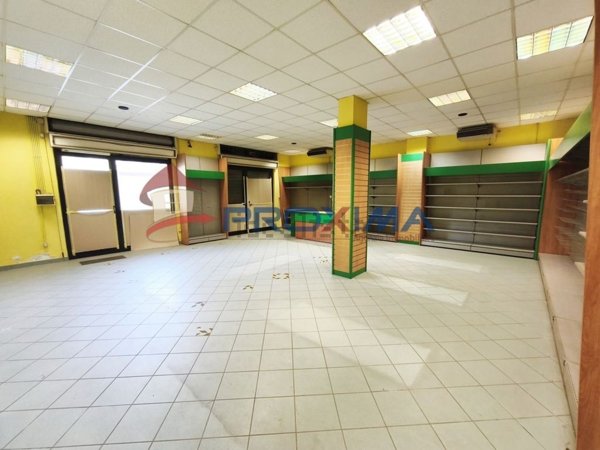 locale commerciale in affitto ad Avezzano