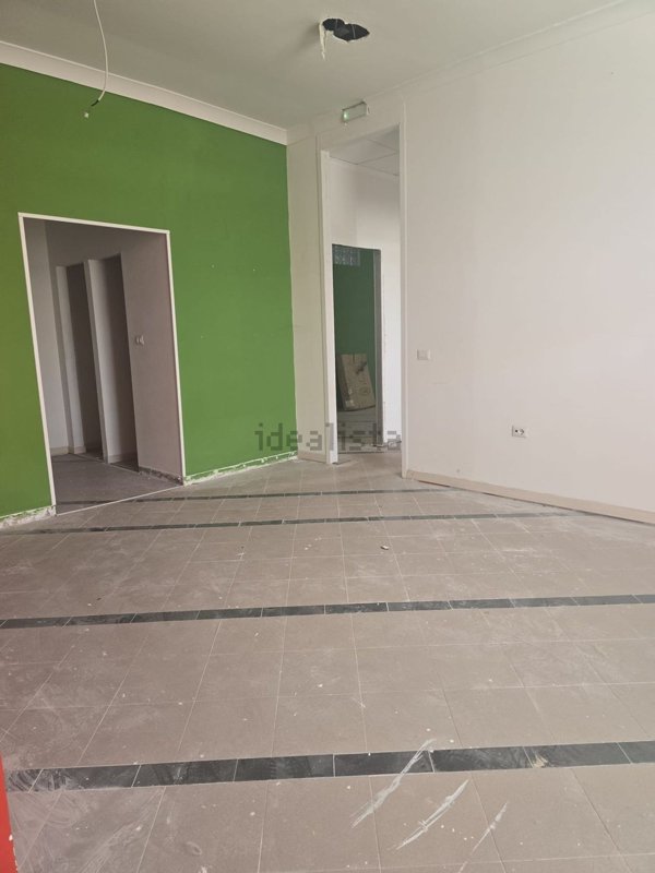 locale commerciale in affitto ad Avezzano