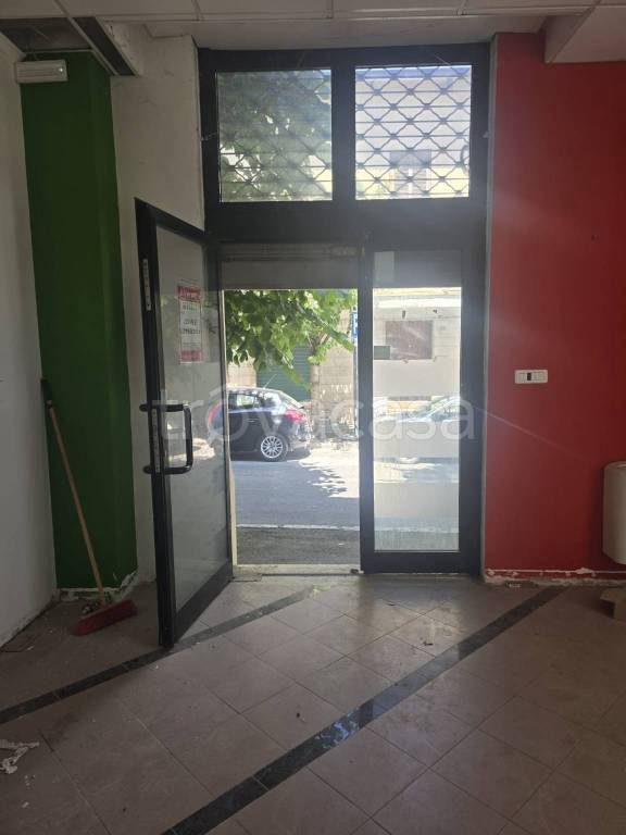 negozio in affitto ad Avezzano