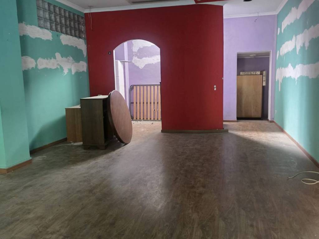 negozio in affitto ad Avezzano