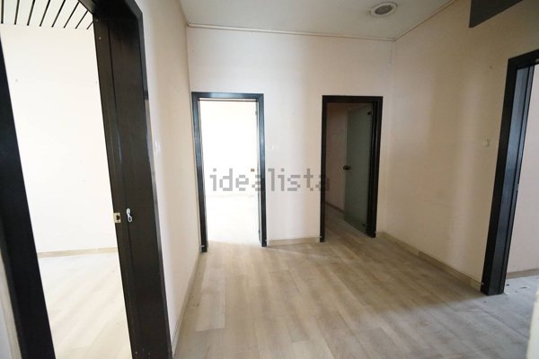 locale commerciale in affitto ad Avezzano