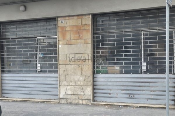 locale commerciale in affitto ad Avezzano in zona Caruscino