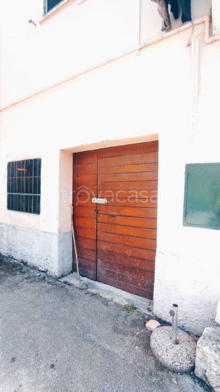 locale commerciale in affitto ad Avezzano in zona Caruscino