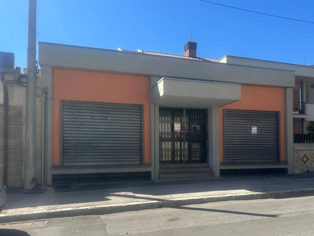 locale commerciale in affitto ad Avezzano
