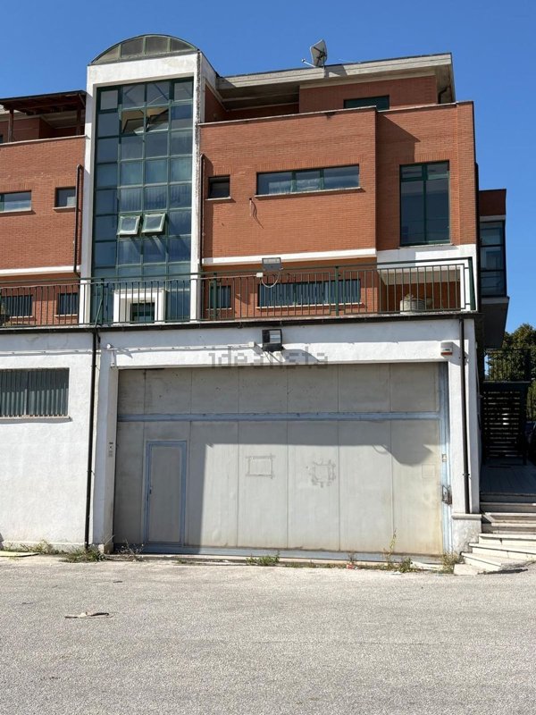 ufficio in affitto ad Avezzano