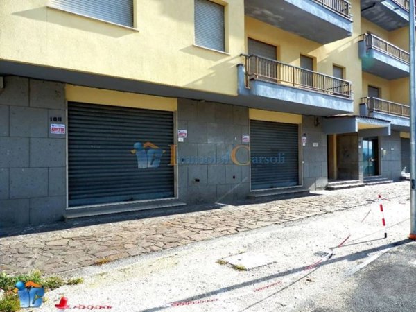 negozio in affitto a Carsoli