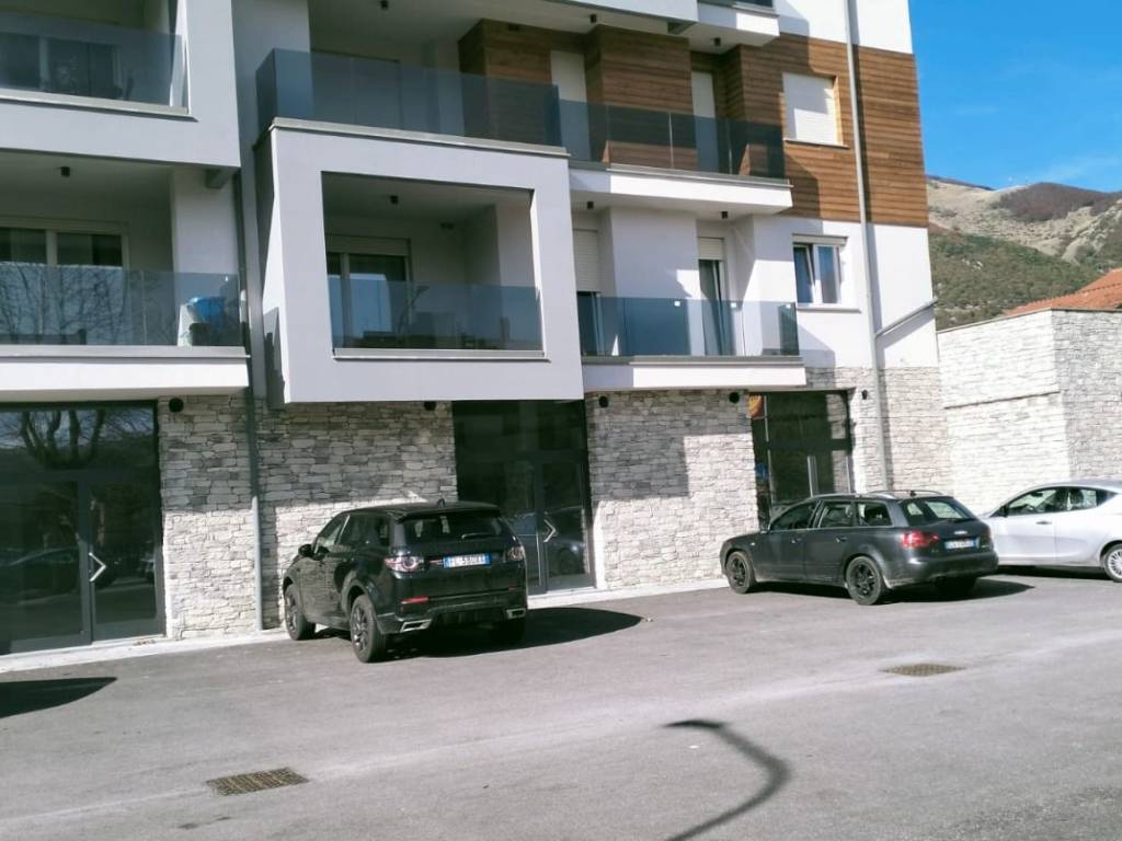 negozio in affitto a Castel di Sangro